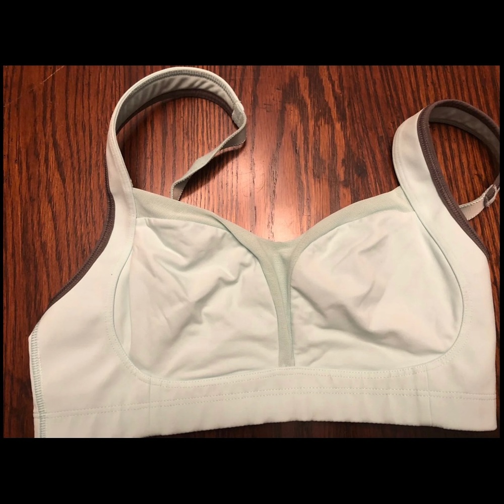 LULULEMON 34D